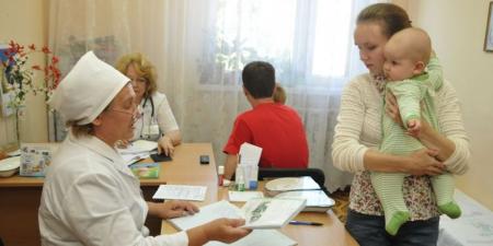 Вспышка кори в Украине: детей без прививок не допустят в школы и садики