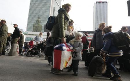 Число зросло удвічі за пів року: скільки українців у Польщі не планують повертатися додому