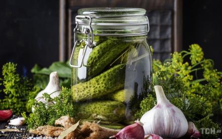 Рецепт хрустких малосольних огірків