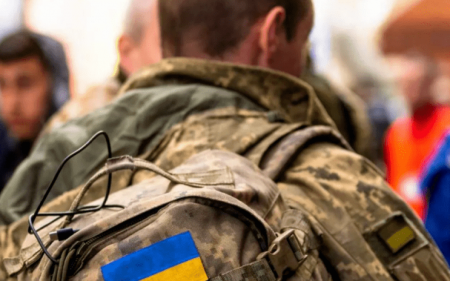 Українська армія на тлі виснаження пробує новий стиль рекрутингу – WSJ