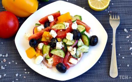 Класичний грецький салат за 10 хвилин
