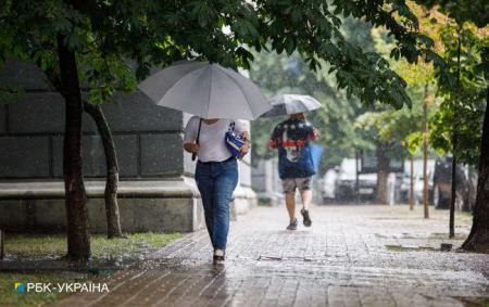 Грози, град і сильний вітер: у Київській області очікується погіршення погоди