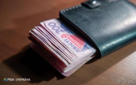 Українці оцінили рівень свого добробуту: які покупки можуть дозволити