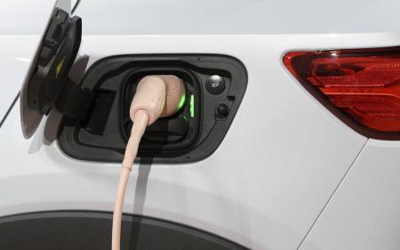 Дорожче за бензинові: у США на понад 50% зросли ціни на вживані електромобілі
