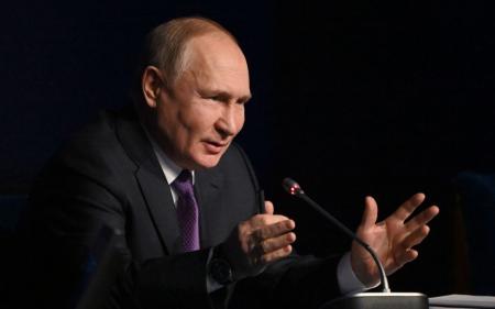 Путін занадто погруз у війні, щоб зупинитися – Politico