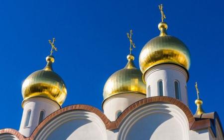 На Київщині розгорівся церковний скандал: громада і священник не можуть поділити храм
