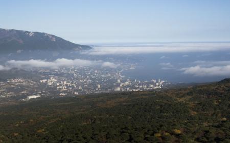 Нова влада, житло та український зв’язок: у Зеленського готуються повертати Крим до життя після окупації