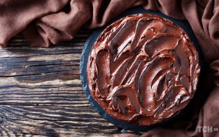 Легкий шоколадний торт: простий рецепт