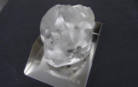 В Африке нашли один из самых больших алмазов в истории