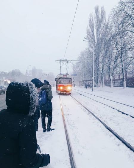 Снегопад в Киеве: улицы чистят 450 единиц техники