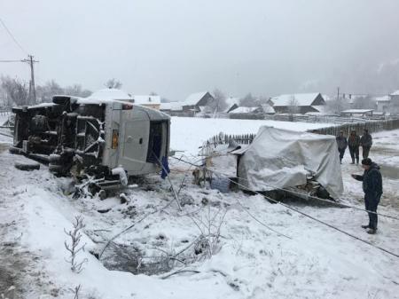 В Румынии из-за снега перевернулся автобус с гражданами Молдовы