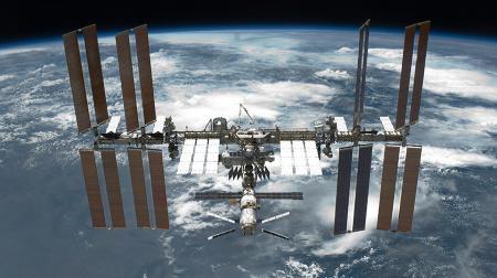 STS-134_International_Space_Station1