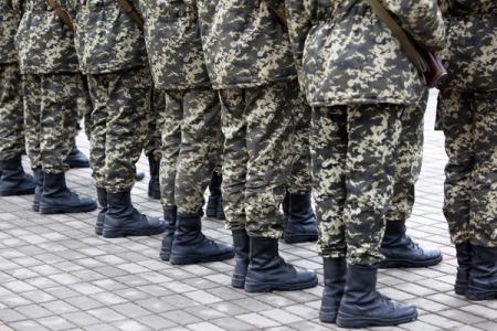 Кабмин предложил повысить пенсии военным