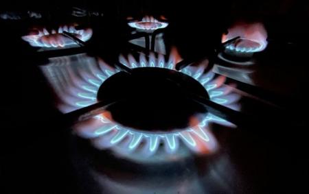 Рекордно тепла зима у Північній півкулі знизила споживання та ціни на газ, - Reuters
