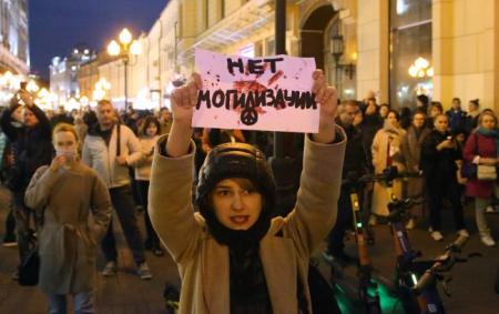 Все більше сімей мобілізованих росіян готові виходити на протести, - британська розвідка
