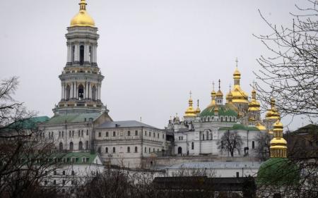 Кремлівські агітки та посвідки 