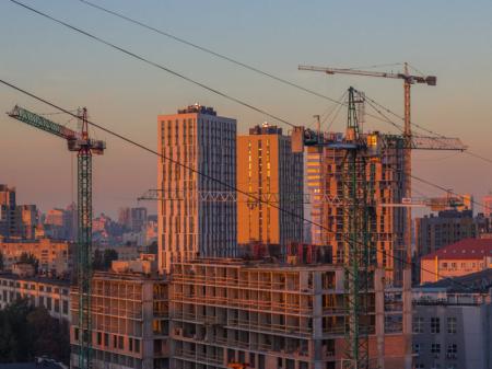 “Укрбуд” і будівництво квартир: майже 4 млрд грн інвесторів не можуть знайти