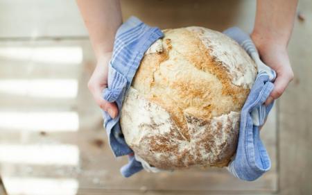 За цим рецептом вдається завжди — як приготувати смачний хліб у рукаві