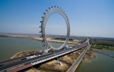 Самое уникальное чертово колесо в мире – 4600 тонн стали