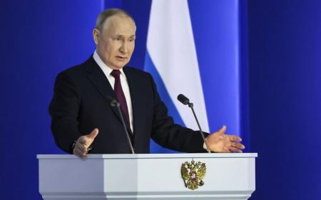Переговорна кабіна Путіна: кого так сильно боїться кремлівський диктатор