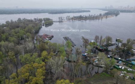 У Києві пішов під воду Оболонський острів, який має стати рекреаційною зоною