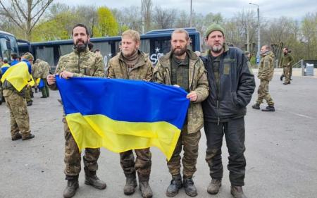 Великий Великодній обмін полоненими: додому повернулися 130 українців