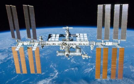 Російське космічне сміття зіпсувало операцію астронавтів МКС