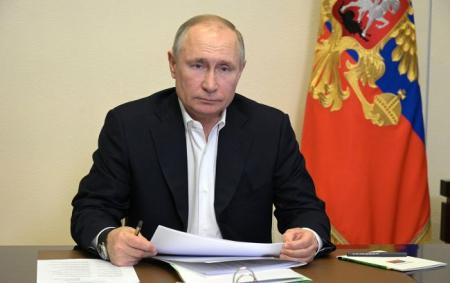 Частина росіян залишиться без вихідних. Путін перевів економіку РФ на військові рейки
