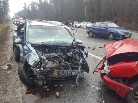 В Киеве столкнулись пять автомобилей, погиб человек