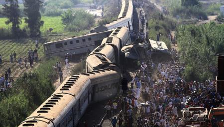 Столкновение поездов в Египте: руководитель железной дороги страны подал в отставку