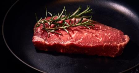Як зробити м’ясо ідеально м’яким: кулінарний лайфгак від шеф-кухаря