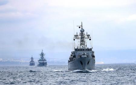 У Чорному морі фіксують російські кораблі: стало відомо, чи є загроза висадження десанту
