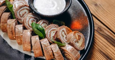 Печінковий рулет із курячої печінки: рецепт оригінальної закуски