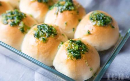 Часникові пампушки з сиром: рецепт оригінальної випічки