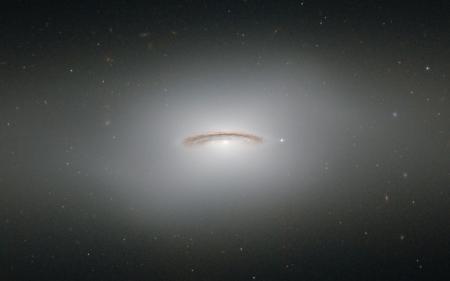 Астрономи вперше зафіксували гігантські чорні діри на межі зіткнення