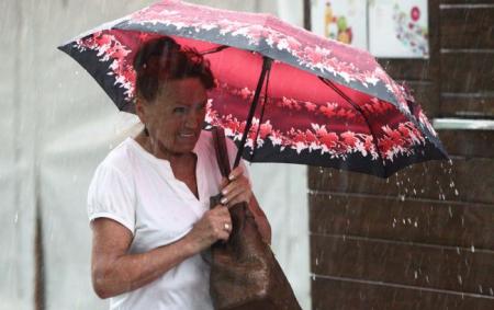 Грозові дощі накриють частину України: де чекати негоду