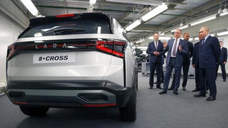 Приїхали. Чому російський автопром опинився в глибокій кризі і до чого тут Китай