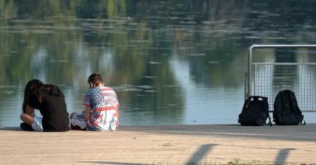 Чи можуть підлітки 16-17 років самостійно виїхати за кордон на роботу