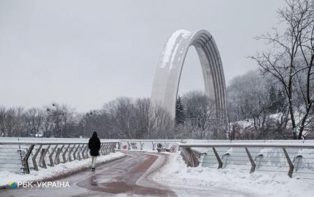 По усій території України очікується сніг, подекуди ожеледиця: погода на 24 грудня