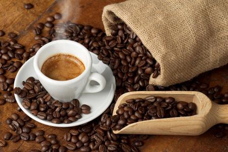 Як найкраще зберігати каву: експертка Starbucks розповіла про всі нюанси