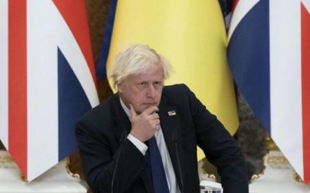 Джонсон назвав угоду Трампа грабіжницькою, але важливою для України: подробиці