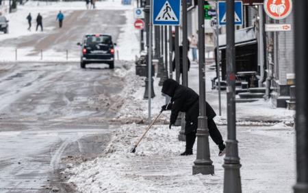 Зима в Україні 2023-2024: куди прийдуть люті морози, а де буде 