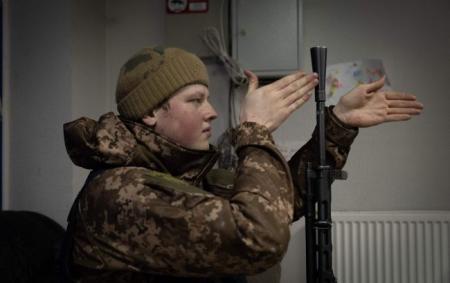 Студенти та поліцейські в Україні будуть проходити базову військову підготовку
