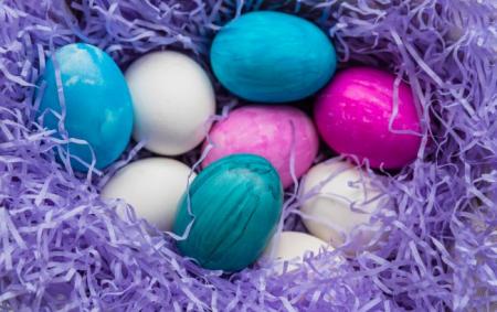 Готуємось до Великодня: як пофарбувати яйця натуральними барвниками