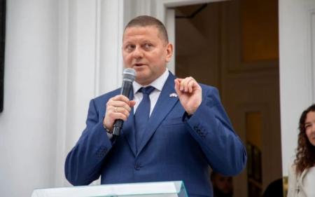 Залужний назвав три головні переваги Росії на полі бою