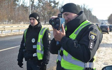 Водіям у Києві нагадали, де патрульні вимірюють швидкість: список вулиць