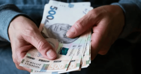 Скільки потрібно заробляти, щоб вистачило на життя в Україні: думка фінансової експертки