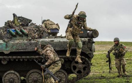 Як нова допомога США зможе вплинути на війну в Україні: прогноз ЗМІ