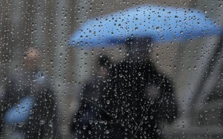 Синоптикиня Наталка Діденко попередила про потужні дощі та повідомила, коли потеплішає