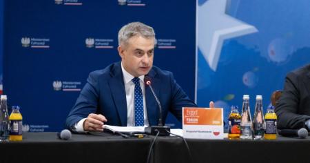 Скандал у Польщі: Навроцького звинуватили в 